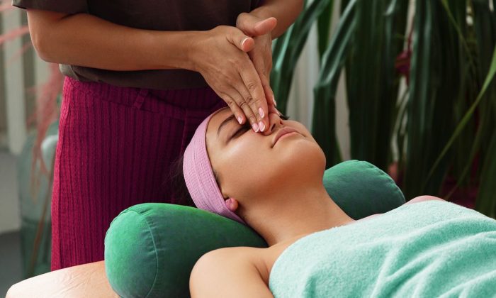 581627-grt-aromatherapy-massage-1296x728-header_body